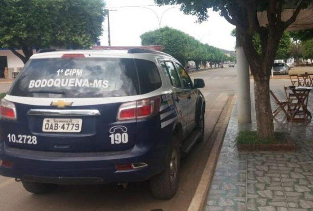 Crianças de 2 e 3 anos são encontradas trancadas sozinhas em casa em Bodoquena