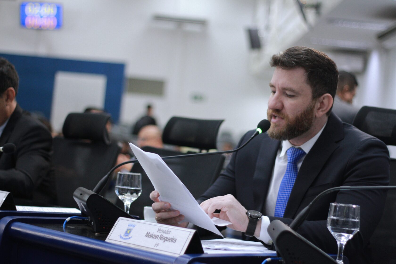 Projeto de Maicon Nogueira prevê afixação dos telefones da Defensoria Pública e CIJUS em locais públicos