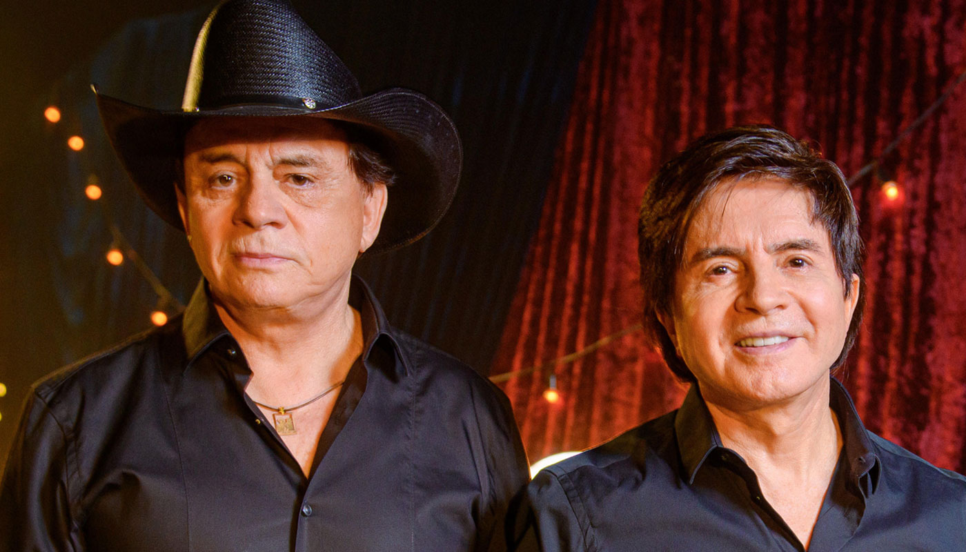 Chitãozinho & Xororó emocionam multidão na Expogrande com show inesquecível repleto de clássicos