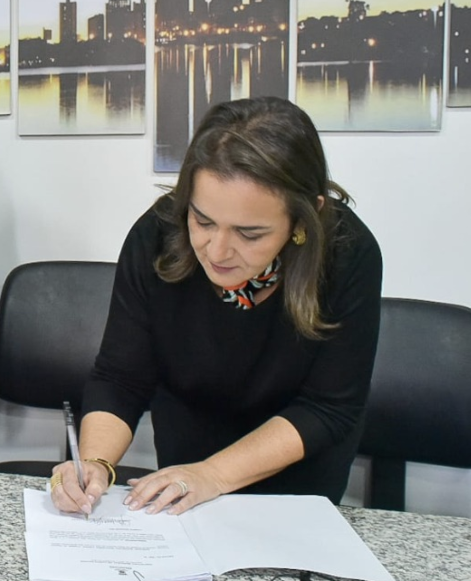 Prefeita Adriane Lopes sanciona Lei ‘Anti-Oruam’ e proíbe shows com apologia ao crime em Campo Grande