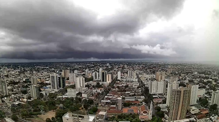 Frente fria avança e Defesa Civil emite alerta para tempestades e queda brusca de temperatura em Campo Grande